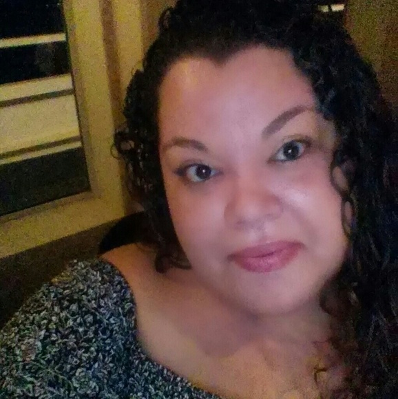 Meet your Posher, Rachael - Picture 2 of 2